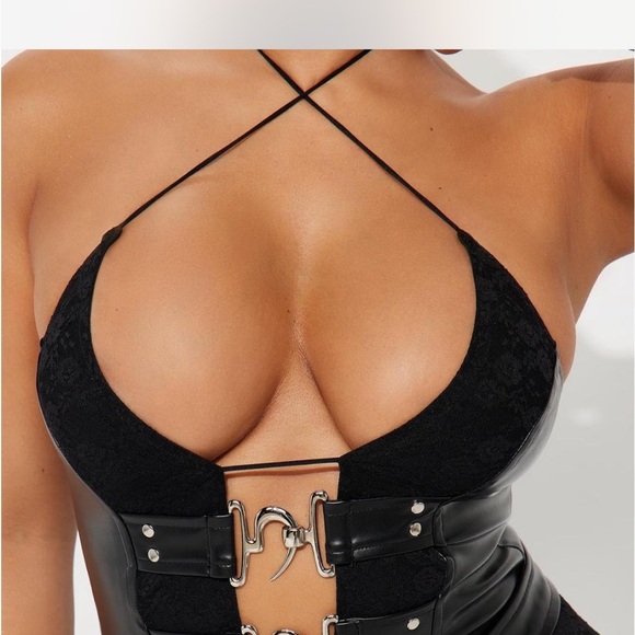 jumpsuit - Picture 3 of 7